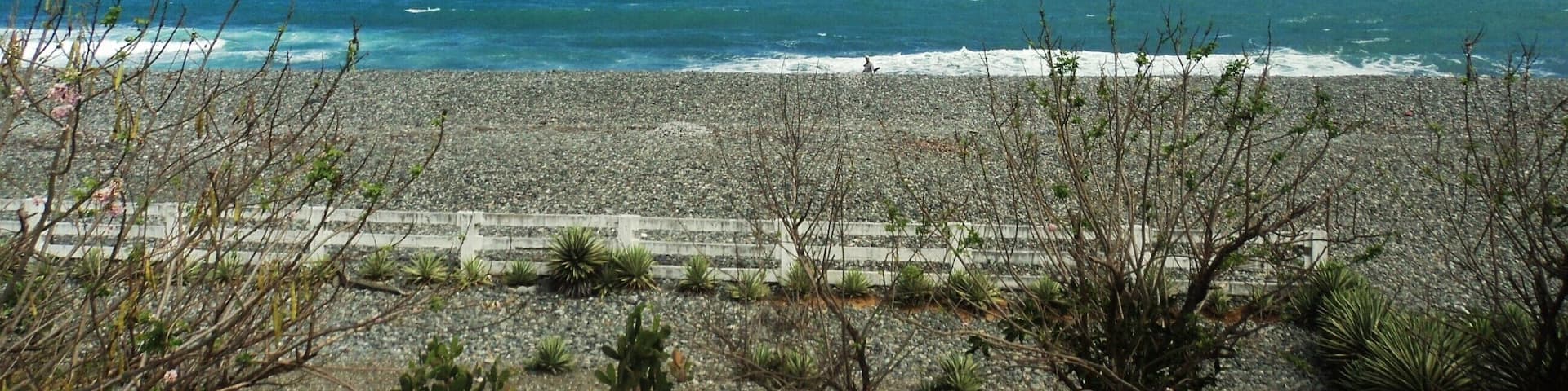 Luna's beach matching with different shade of pebbles. So relaxing and peaceful place.