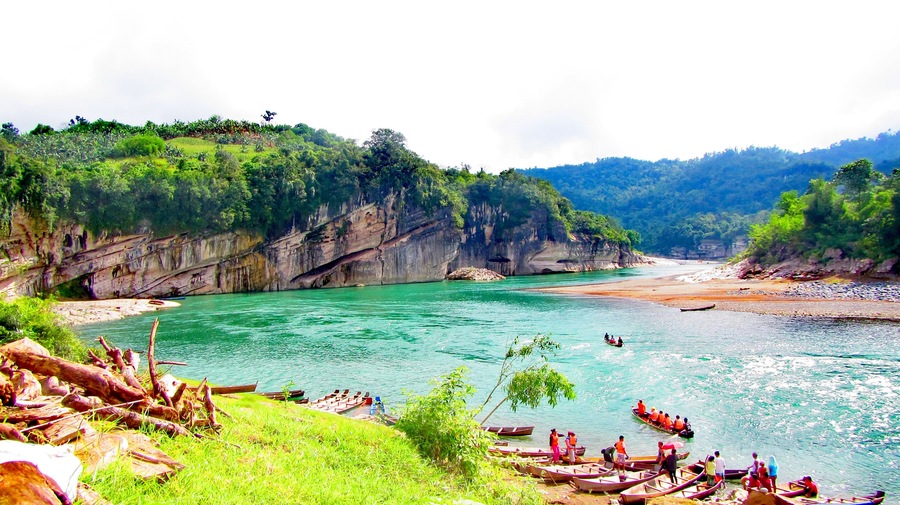 Quirino province is one of the most underrated provinces in the country. If you like outdoors and want to experience a more laid back travel in the Philippines, try visiting Quirino Province.
It's not so popular with tourists, even local ones. It is one of the most beautiful you will ever see in this country.
#Quirino #Philippines