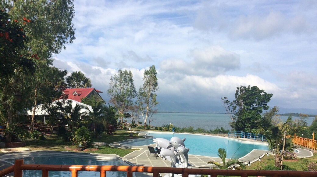 A quiet place for resting and drinking late in the night after diner 🥂