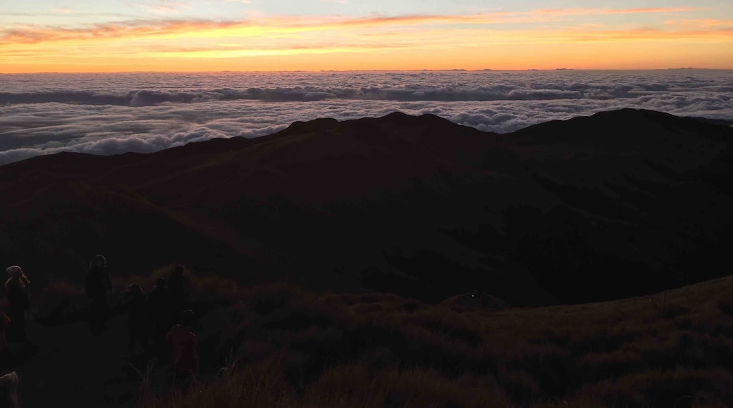 The beautiful sea of clouds while waiting for the sunrise. 😎