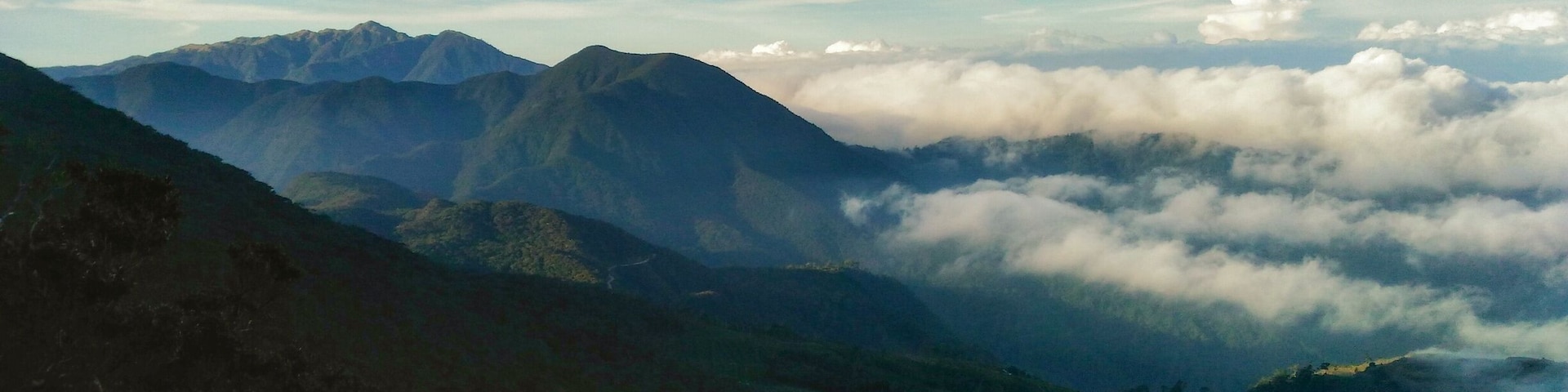 Started hiking this year and this view was taken from Mt. Tabayoc, Luzon's second highest peak, fifth in the PH.
#chasingclouds #Benguet #CordilleraMountains #hiking #mountains #outdoors #nature