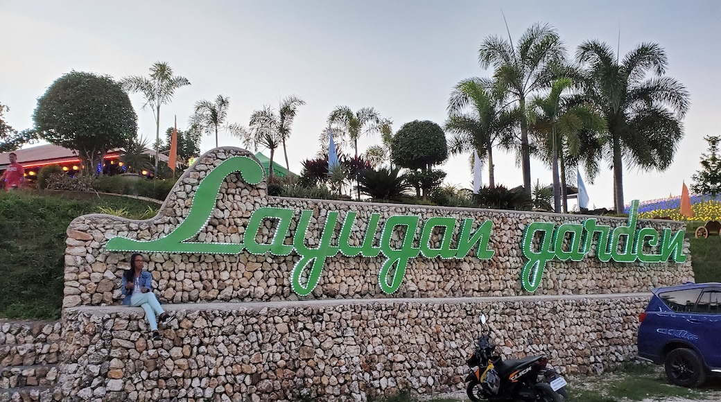 Layugan garden sign