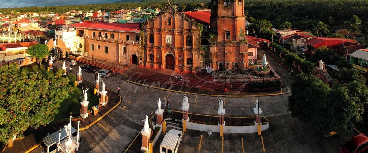 St. John the Baptist Parish Church (Filipino: Simbahan ng Parokya ng San Juan Bautista), also known as Liliw Church or Lilio Church, is one of the Roman Catholic churches in Liliw, Laguna, Philippines. Its feast is celebrated every August 29 known as the Martyrdom of St. John the Baptist. The church is known for its red bricked façade and baroque style architecture. The current parish priest is Father Marciano Dijan. - Wikipidia