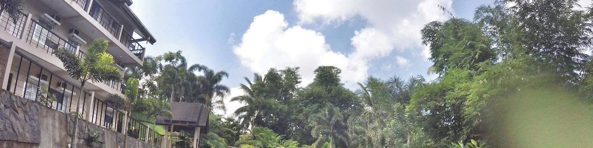 Looking for a quick getaway from Manila's busy streets? This little sanctuary is the perfect place for a staycation. Very relaxing, with nice facilities and never crowded. 😉