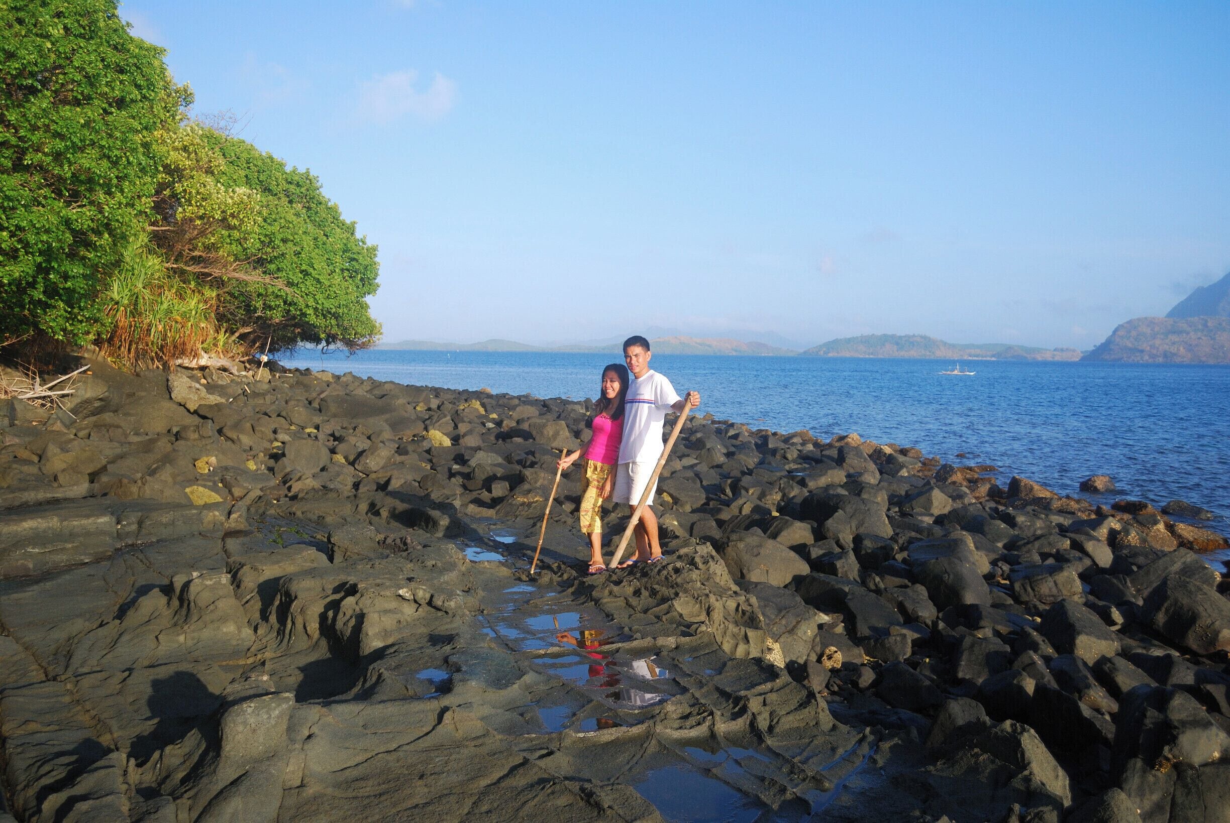 You can explore the whole island in minutes. Amazing sights of nearby islands too #beach