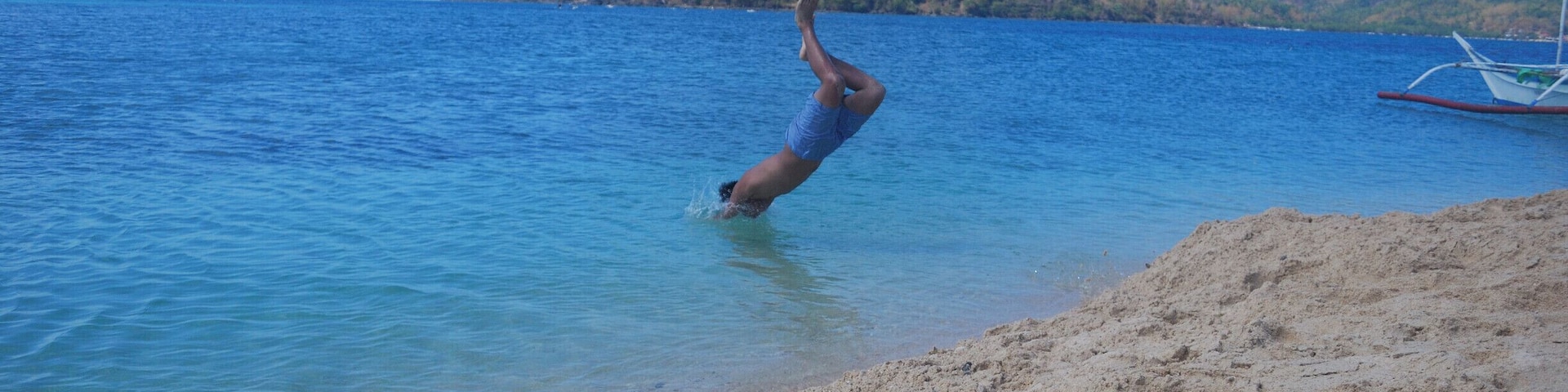 Who can resist such blue waters in this small island? You can also feel like you're on Survivor because it is uninhabited, no electricity, and away from civilization. But don't worry, it is easy to find a boat ride to get out from there. #beach #waterlust