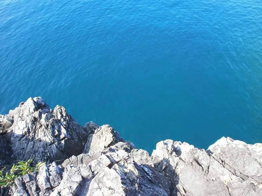 THE TABON BEACH, EXPERIENCE AND EXPLORE DIFFERENT BREATHTAKING SCENERIES.