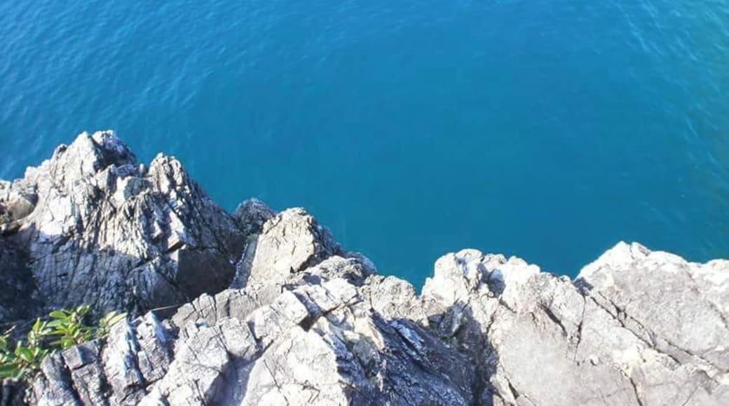 THE TABON BEACH, EXPERIENCE AND EXPLORE DIFFERENT BREATHTAKING SCENERIES.