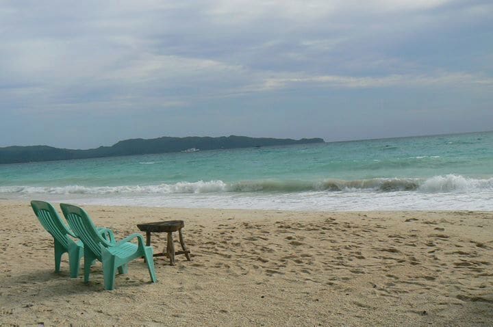 For the booze: chill by the beach in this locally-owned cafe situated in a serene station 3 area of Boracay Beach. Look for Joe,d Pirate, & he could accommodate you for a 'paraw' sailing.