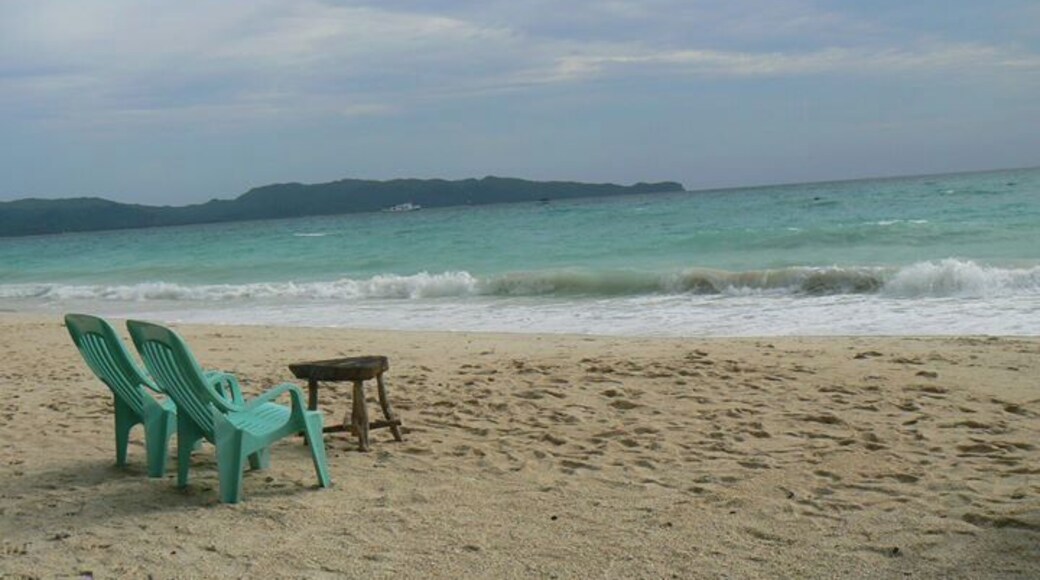 For the booze: chill by the beach in this locally-owned cafe situated in a serene station 3 area of Boracay Beach. Look for Joe,d Pirate, & he could accommodate you for a 'paraw' sailing.