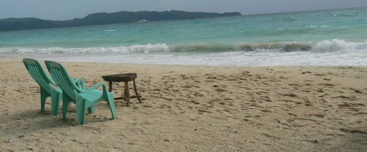 For the booze: chill by the beach in this locally-owned cafe situated in a serene station 3 area of Boracay Beach. Look for Joe,d Pirate, & he could accommodate you for a 'paraw' sailing.