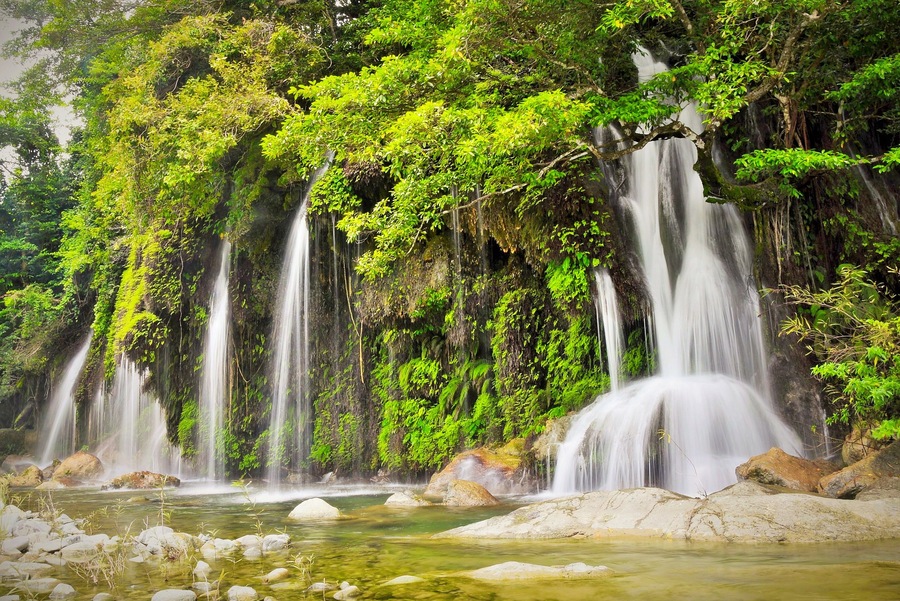 Ar-arbis Falls in Sitio Baybayatin, Lagayan, Abra got it's name from the way water trickles down through the trees like "arbis" Ilocano word for drizzle.
#nature
#naturephotocontest
