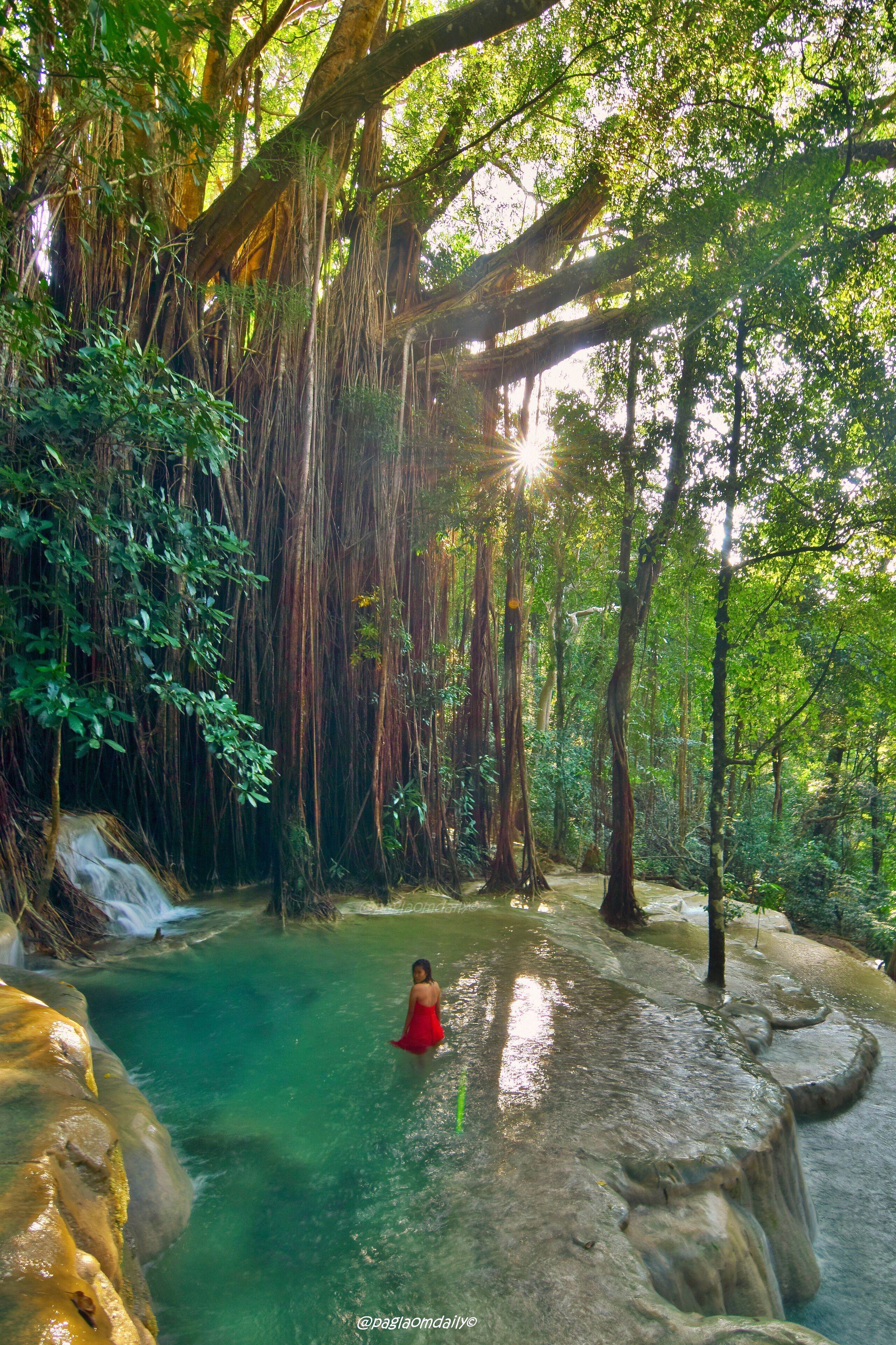 It was a beautiful scene; as the afternoon sun peeks through the trees covering the limestone terraced pools of Kaparkan. I have yet to see these pools on a bright evening under a fullmoon. 

#kaparkanfalls
#localsecrets