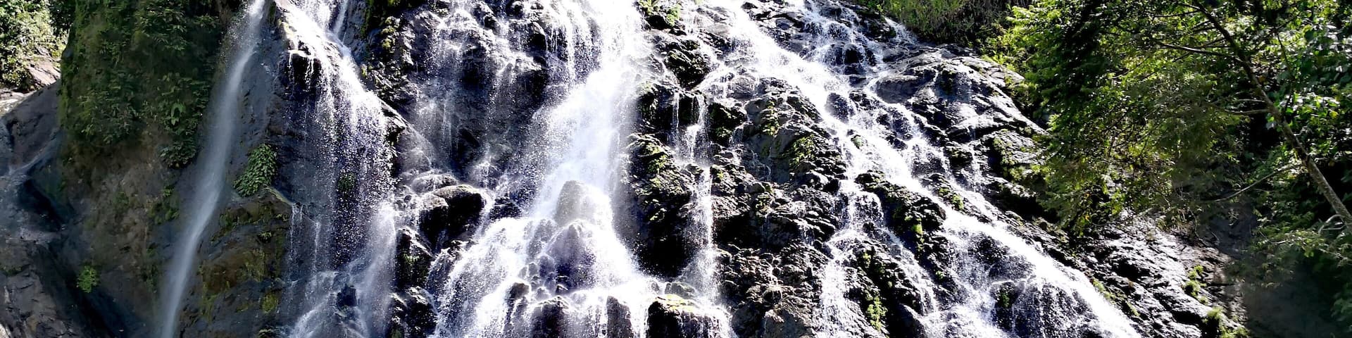 To get to this place, you need to endure over an hour of bumpy motorcycle ride, cross rivers and passing through cliffs. We went here in the middle of summer yet my friend and I were the only ones here.
#Philippines #mindanao #Nature #Waterfalls