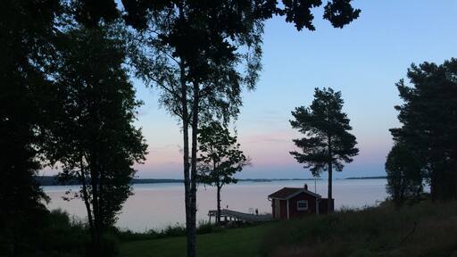This is just north of Mauritzberg Castle, looking NE across the Braviken. Wonderful enclave of summer cottages on the sheltered inlet.