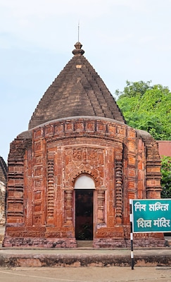 Ancient ruins of a 15th-century Lord Shiva Temple featuring garbhagriha (sanctum) and mandapa (pillared hall) in the Rajbari Temple Complex, Maluti, Dumka, Jharkhand, India.