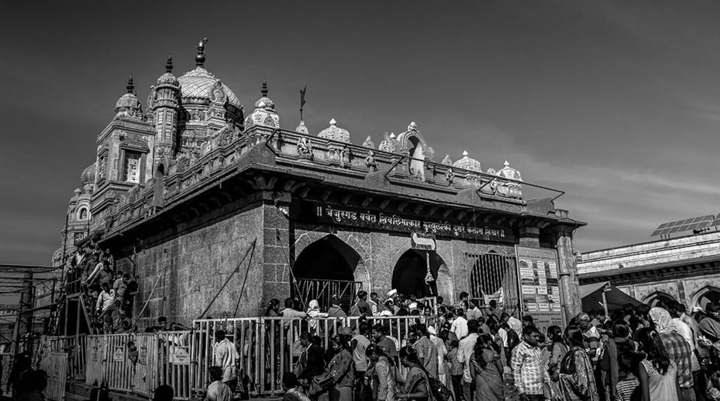 It is famous for the main temple of Lord Khandoba.
#StunningStructures