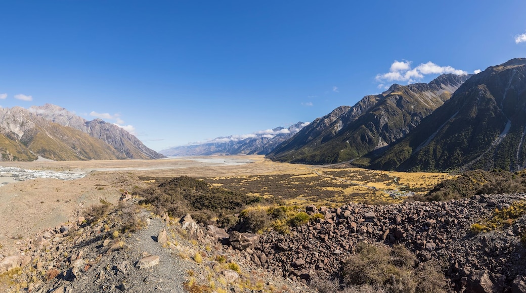 New Zealand, Oceania, South Island, Canterbury, Ben Ohau, Southern Alps (New Zealand Alps), Mount Cook National Park, Tasman Lake with ice floes