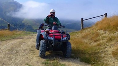 Great 4WHELL experience in Kaikoura. Sea cliff views, seal colony, mountains, valleys, crossing creeks and lots of fun.