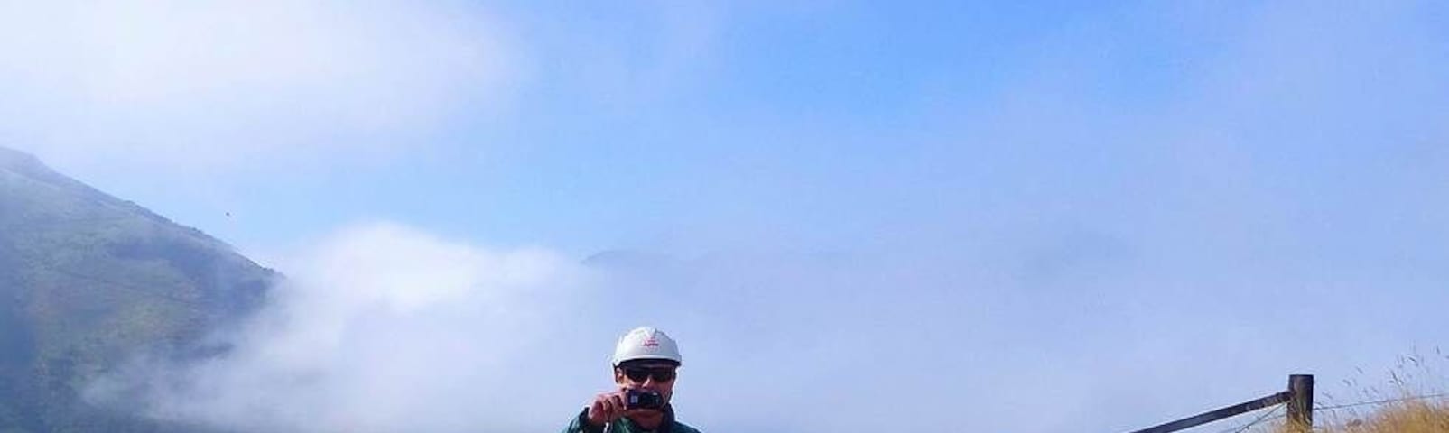 Great 4WHELL experience in Kaikoura. Sea cliff views, seal colony, mountains, valleys, crossing creeks and lots of fun.