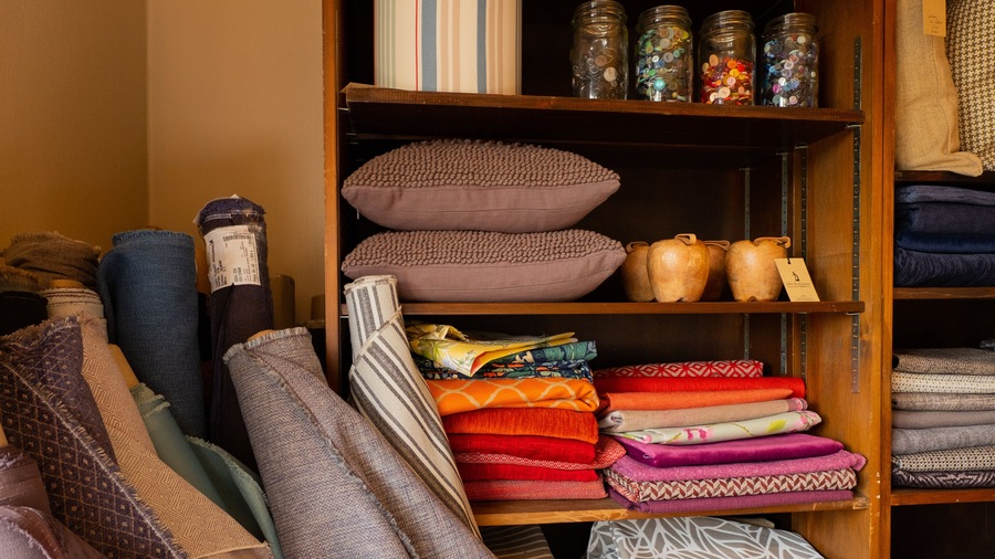 Tarras showing interior views