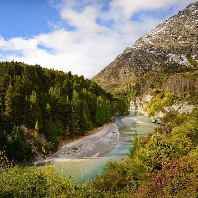 This impressive landscape is believe it or not right beside the road. You can pull over just a few minutes out from Queenstown when on the way to Arrowtown and see the bending Shotover River in all of it's glory.
If you dare you can take the Shotover Jet which zips along for a thrill...I opted out if that one :)