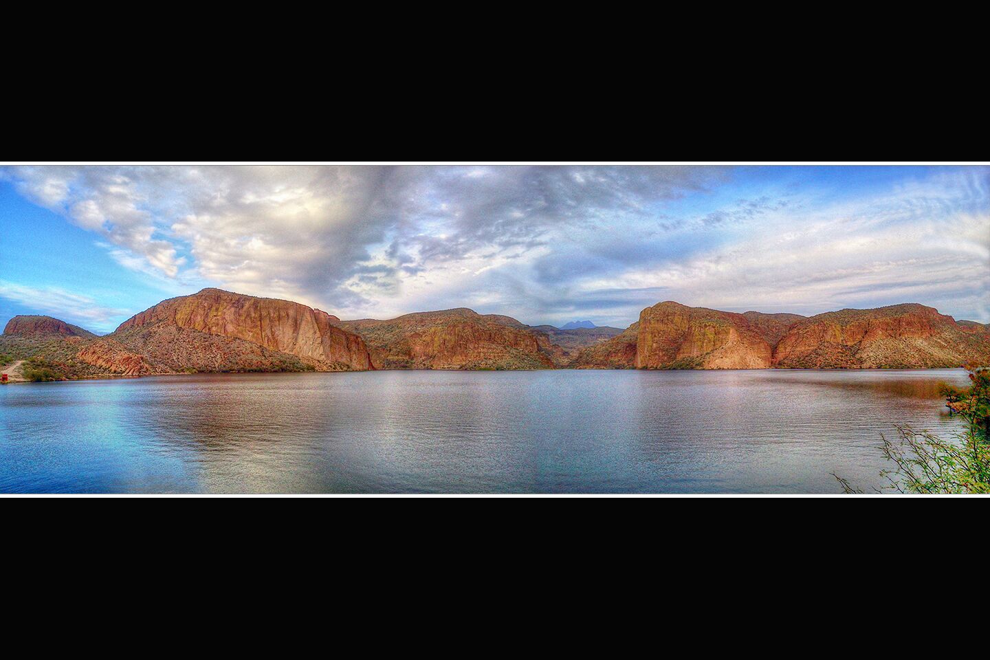 Gorgeous day trip from Phoenix area. Lots of scenic boating. Plenty of picnic and area to swim and play along the shore.