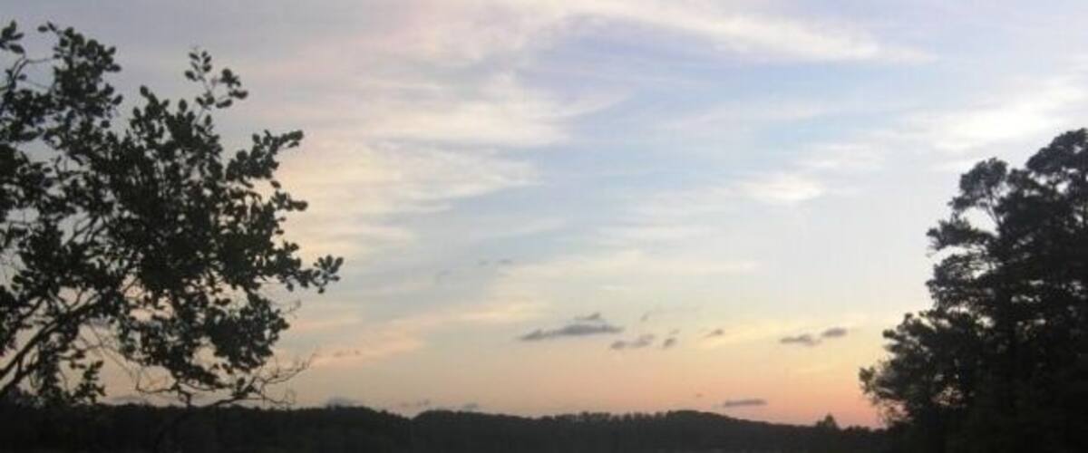 Evening sunset on Lake Allatoona. #takeahike