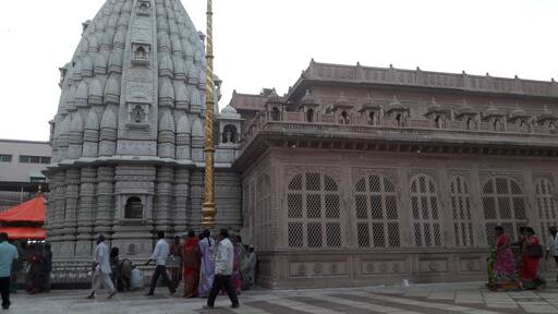 Saint Gajanan Samadhi Place