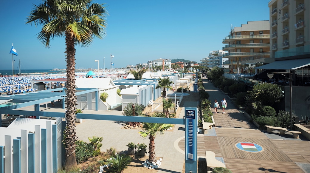 イ デルフィニ ビーチ ビレッジ