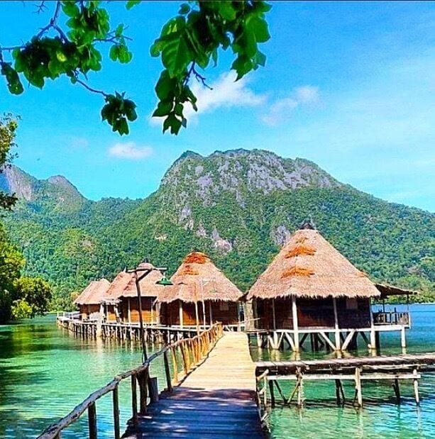 Ora Beach Resort - I would recommend you to stay at least three nights so you can make and earn the most in Ora.