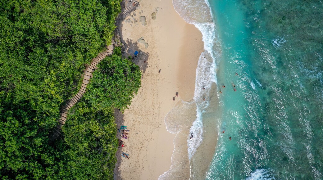 Aerial view of Green Bowl beach, Bali, Indonesia, Shutterstock ID 1321683617, Purchase Order: SP-2072, Order Number: Hotels.com Go Guides, Other: Lee Ban Twan