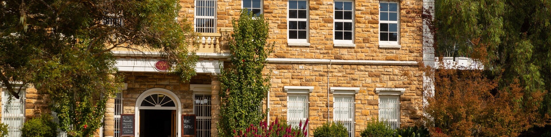 Chateau Yaldara which includes heritage elements