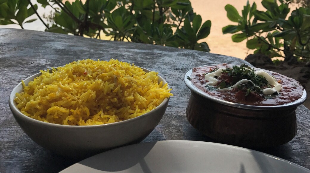 Such a long walk from the beach to the bar at the Blue Lagoon.