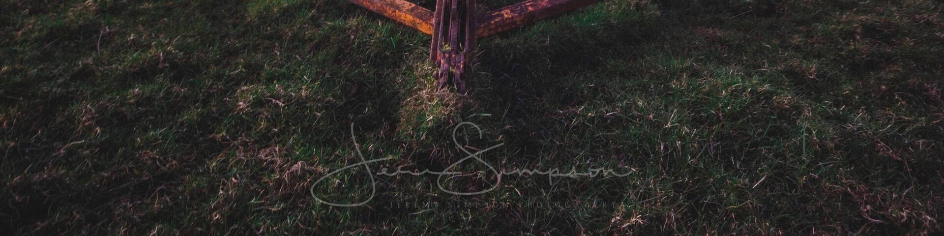 As you head towards carbury you will see this castle on top of the hill. Be mindful it’s on farmers land so if you open gates close them behind you, he doesn’t mind you checking it out but have some respect for his livestock and his land.