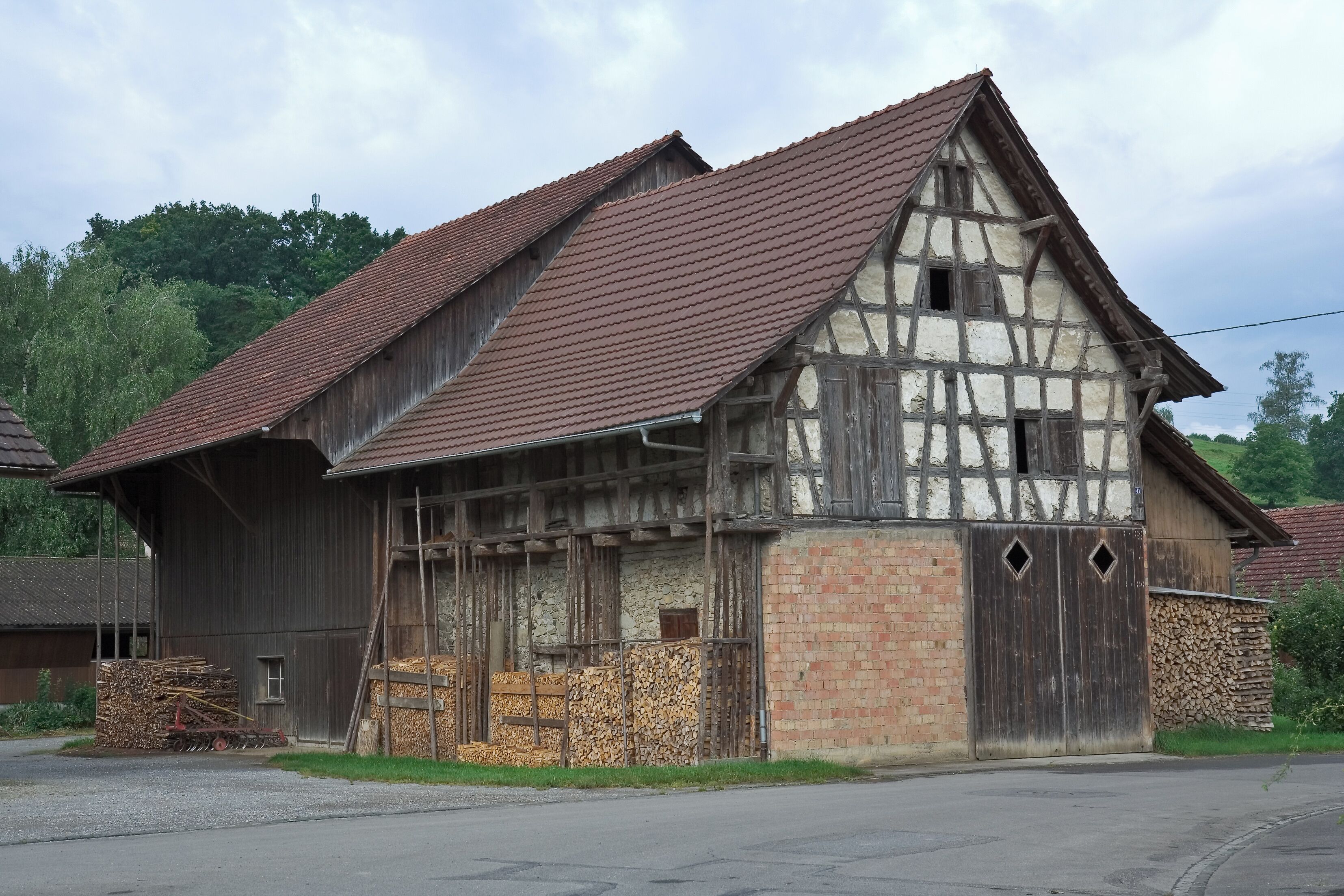 Eine zerfallende Scheune in Schlattingen
