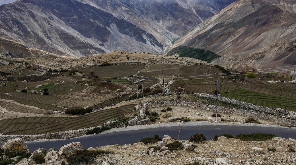 Some of the beautiful and breathtaking landscapes can be encountered while youâre doing a road trip #mountains