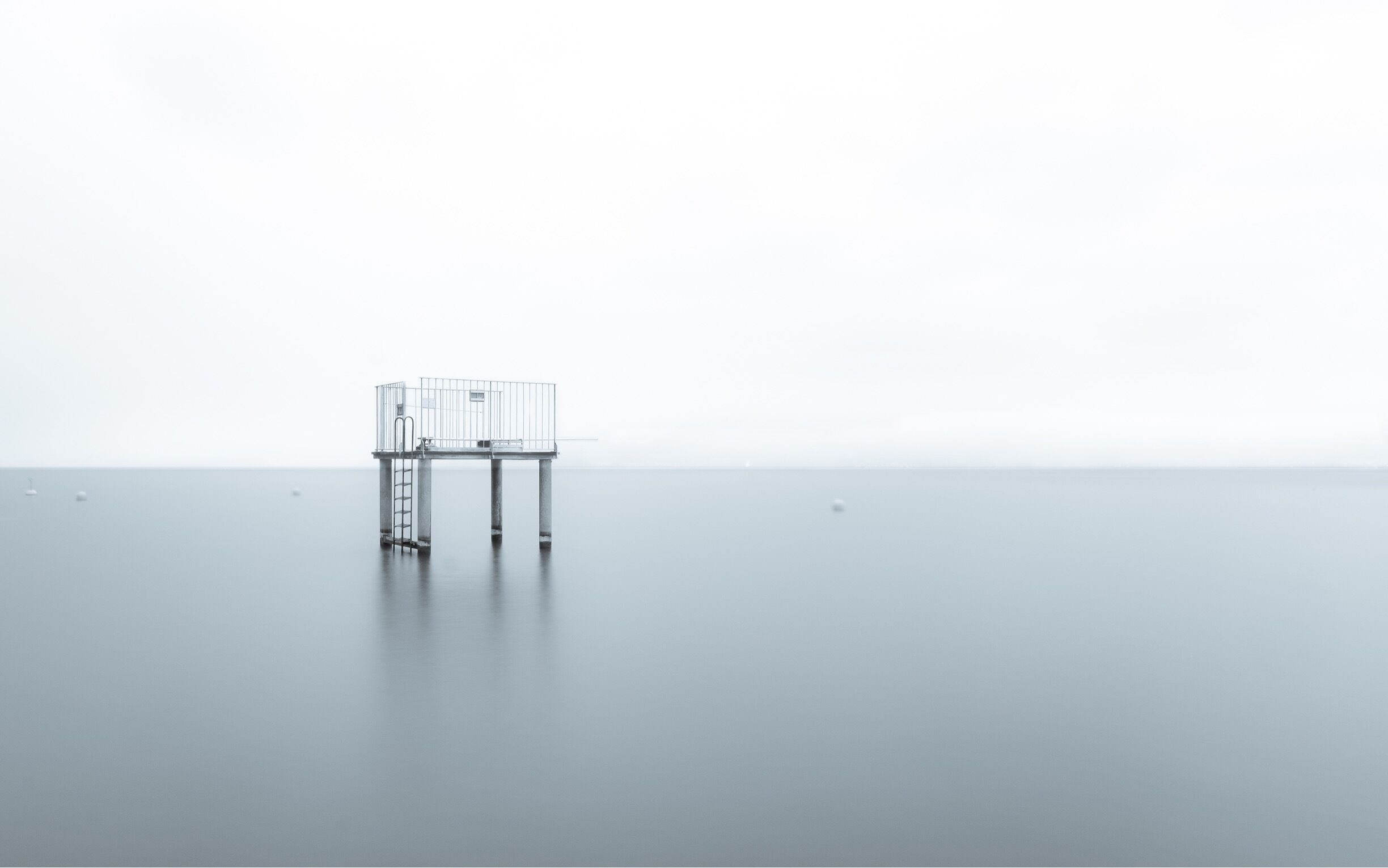 Jump board in Lake Geneva. Overall it’s a very nice stroll along the lake from Pully towards Lausanne Ouchy. #BeachTips