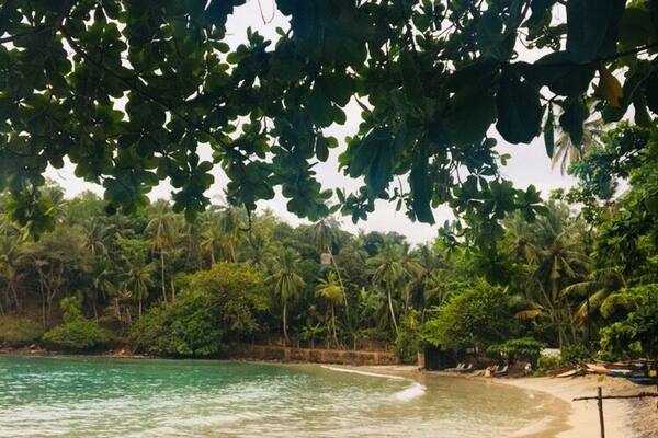 Hiriketiya Beach. A surfer’s paradise. Located in the south of Sri Lanka. #LifeatExpedia #SriLanka