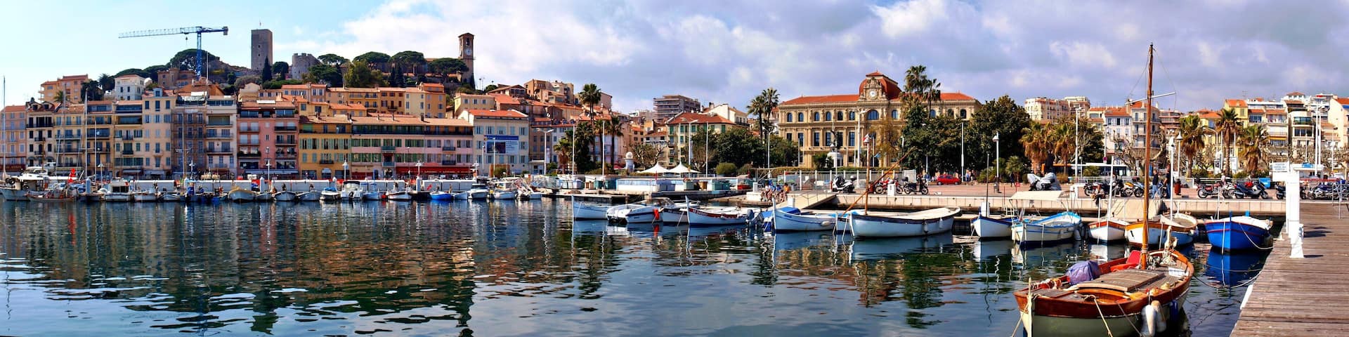 Cannes vom alten Hafen nach Suquet