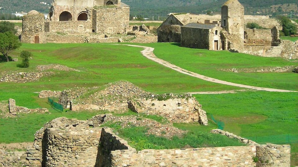 Roses, Ciutadella This is a photo of a historical area indexed in the Catalan heritage register of Béns Culturals d'Interès Nacional and the Spanish heritage register of Bienes de Interés Cultural under the reference RI-53-0000029.