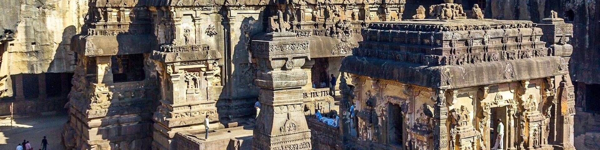 Cave temples of Ellora. A huge complex of buddhist, hindu and jain temples carved into the rock, not far from Aurangabad. It is one of the most important sights of ancient India and you can find it on UNESCO list for years.
#india #architecture
#temple
#ellora
#unesco
