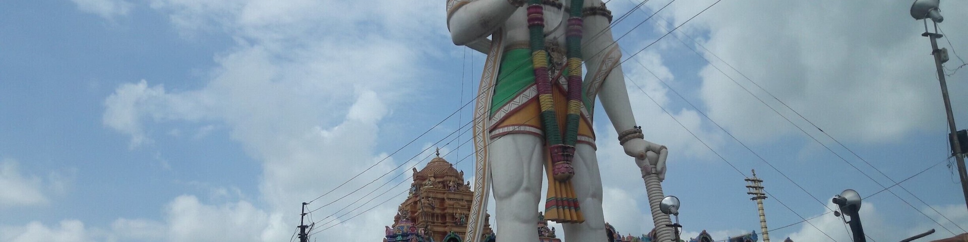104 feet hanuman statue - positively imposing en route Shegaon (saint Gajanan maharaj temple)