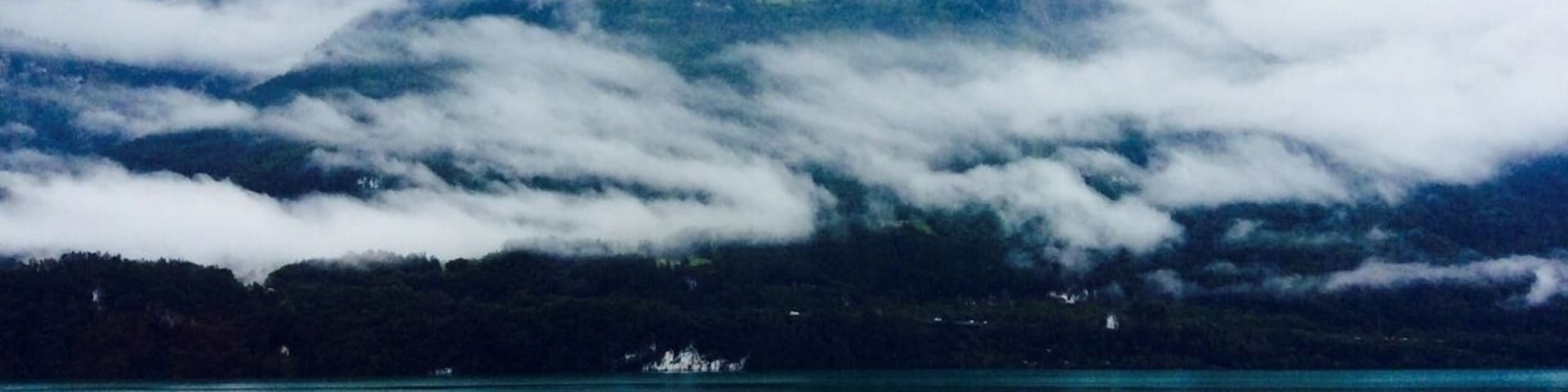 #troverdetour
The beautiful Lake Breinz as seen from the panoramic train, as we were travelling from Interlaken to Lucern. This lake is a very huge one and the train journey was unforgettable as it was filled with-breathtaking views ofso many lakes. The clouds almost kissing the waters of the lake, the mountains towering over the blue blue waters...so many moments of complete joy on this trip.