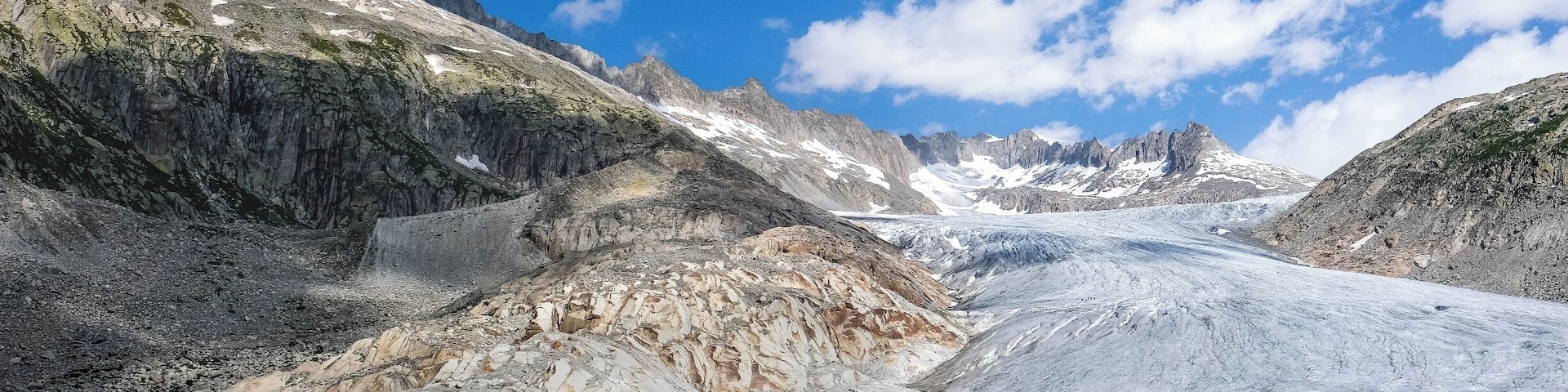 There is an ice cave that can be easily visited.