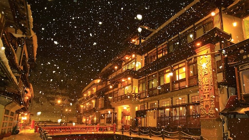 冬の銀山温泉