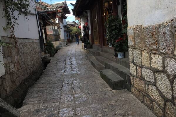 Cool ancient town in Lijiang, Yunnan #instone