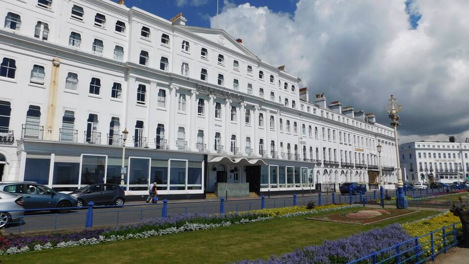 Burlington Hotel Claremont Hotel Wikidata has entry Q17555431 with data related to this item.