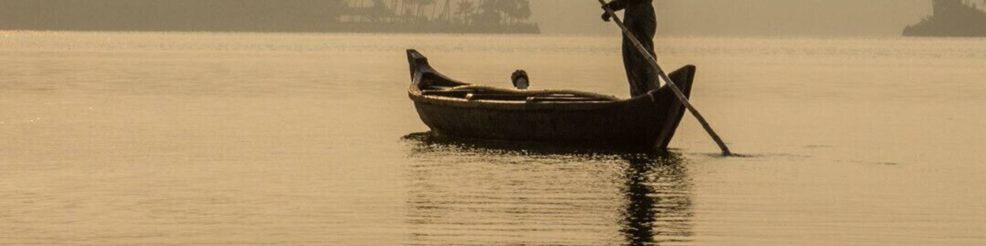 The backwaters of Kerala are an awesome place to visit. We stayed in a little bungalow and did a morning and an evening boat tour. The nature is stunning and the life there is far more calm than anywhere else in India.
#India #Kerala #Backwaters #Munroe #Nature
