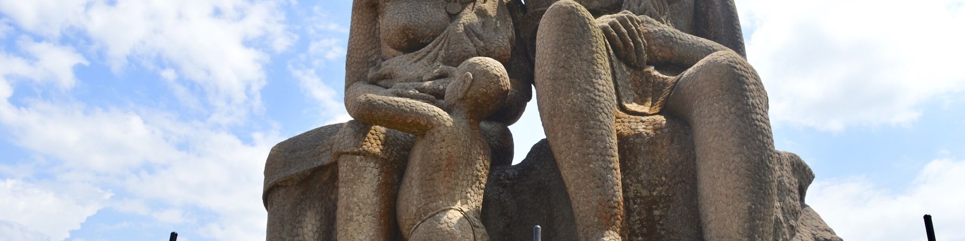 Ramakalmedu is a historic site with a Monument to Kuravan and Kurathi – a large statue that depicts the Sangam Period and Sangam landscape of Kerala and Tamil Nadu. The monument provides a panoramic view of Tamil Nadu villages and towns, including Cumbum, Theni, Kombe, Thevaram, Uthamapalayam, Bodinaykannor and Vaiga#Idukki#India #Trekking #GreatOutdoors